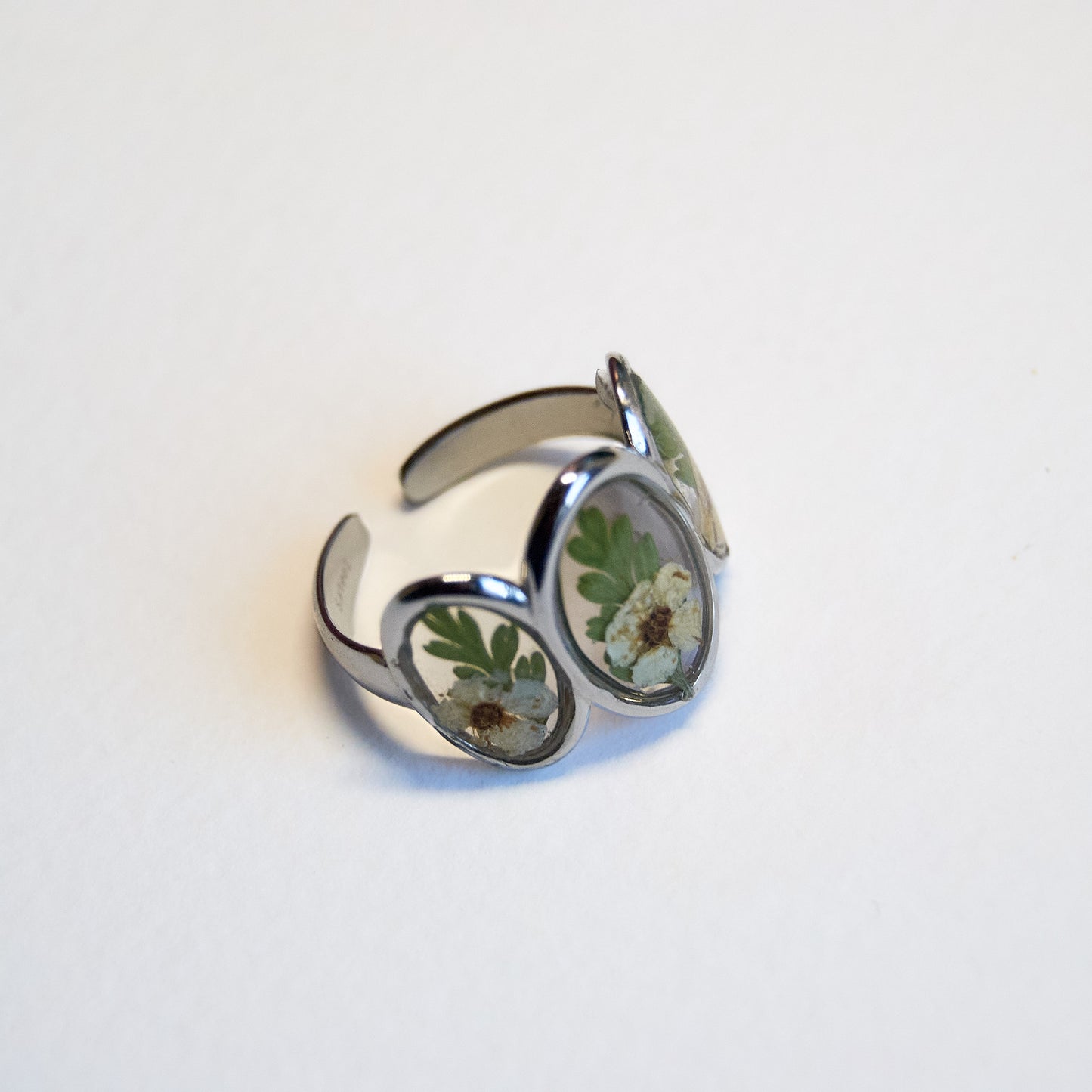 Anillo tres flores